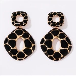 NEW Gold Metal Earrings with Black Spots in Square/Diamond Shape